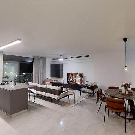Luxury 3&4 Bedroom New Apartments - Close To The Beach & Bahai Gardens Haifa Exterior photo